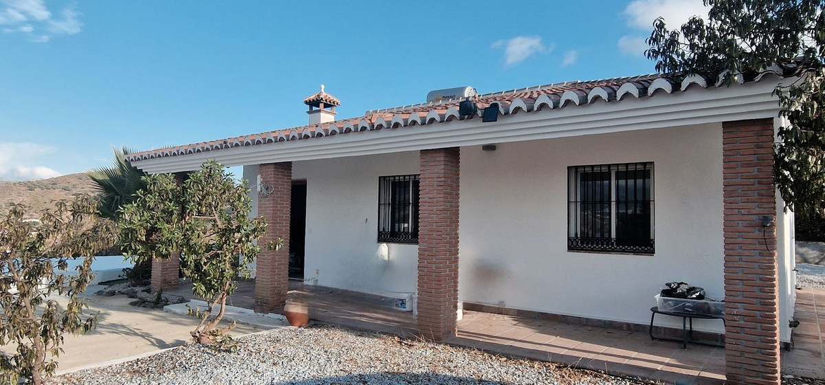 Te koop Vrijstaande Villa Costa Del Sol Arenas € 360.000,-