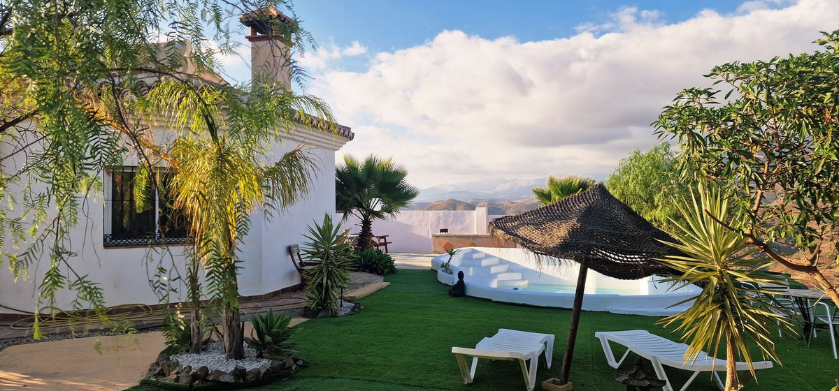 Te koop Vrijstaande Villa Costa Del Sol Arenas € 360.000,-