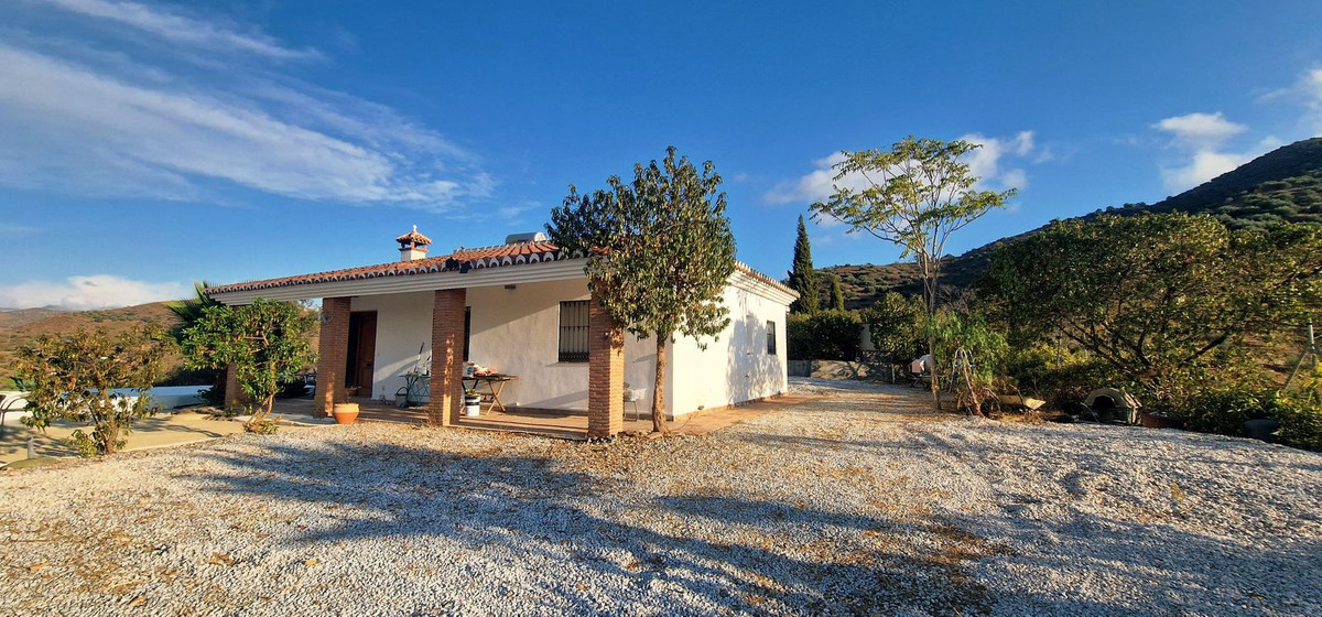 Te koop Vrijstaande Villa Costa Del Sol Arenas € 360.000,-