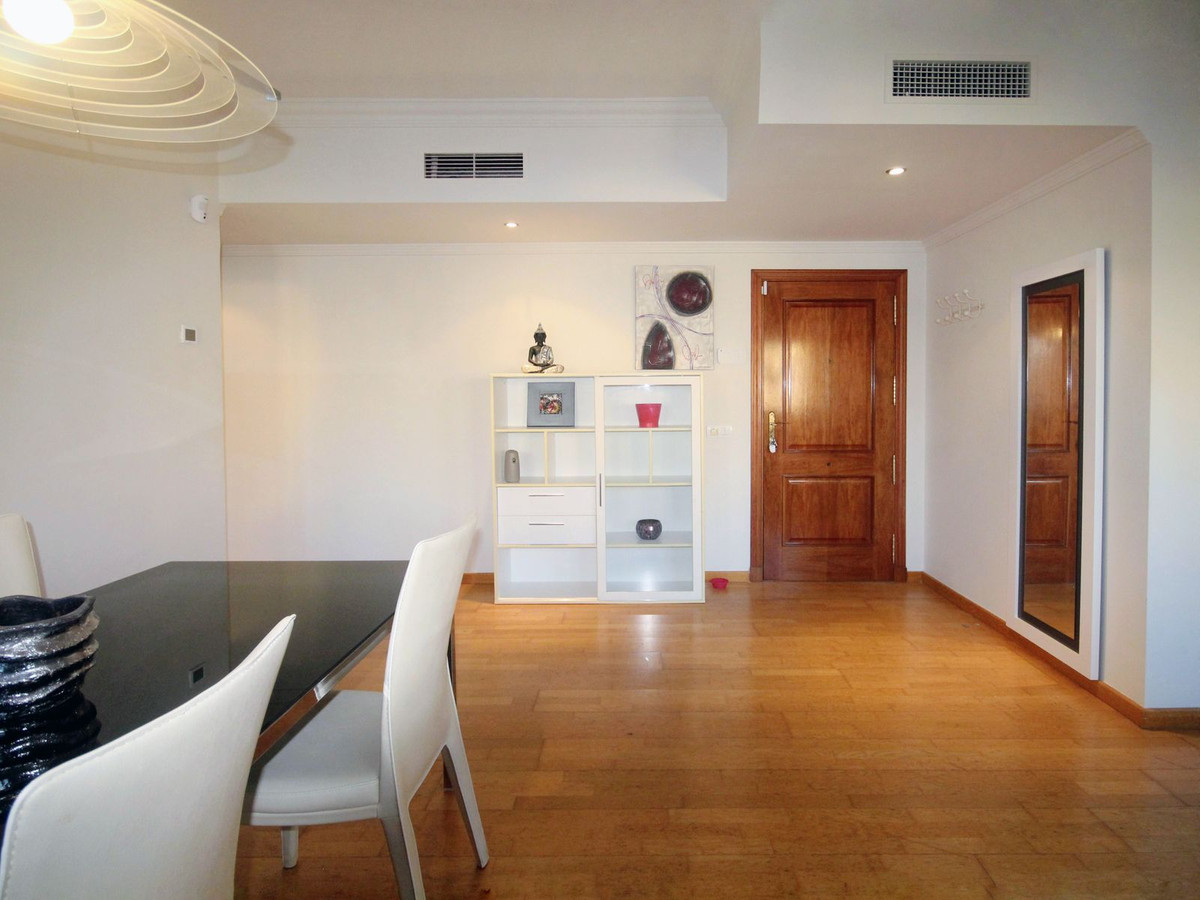 Te koop Middle Floor Apartment Costa Del Sol Málaga € 409.950,-