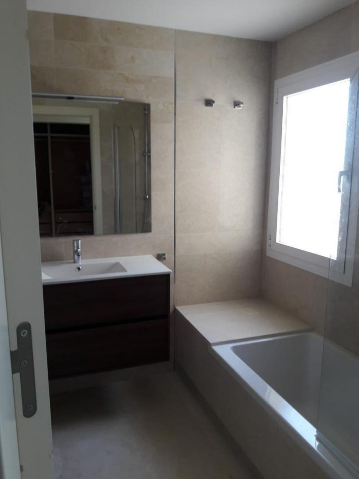 Te koop Middle Floor Apartment Costa Del Sol Cerros Del Aguila € 357.000,-