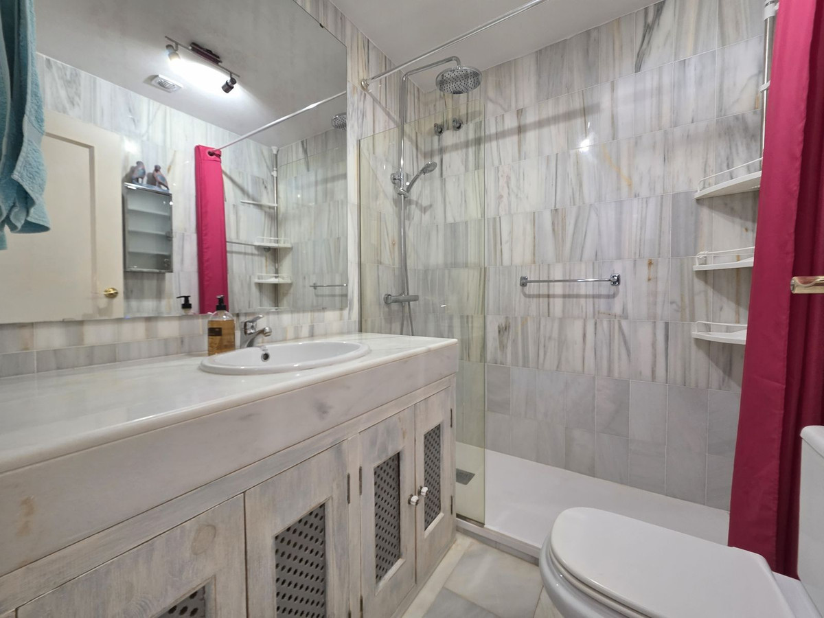 Te koop Middle Floor Apartment Costa Del Sol La Mairena € 399.000,-