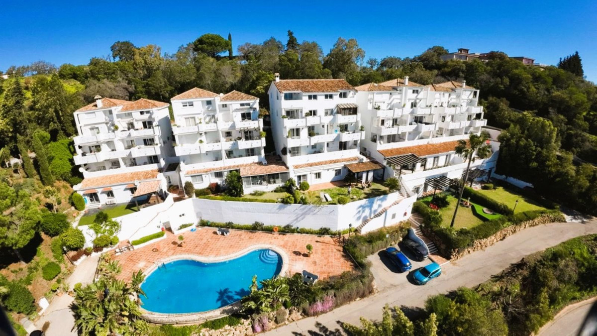Te koop Middle Floor Apartment Costa Del Sol La Mairena € 399.000,-