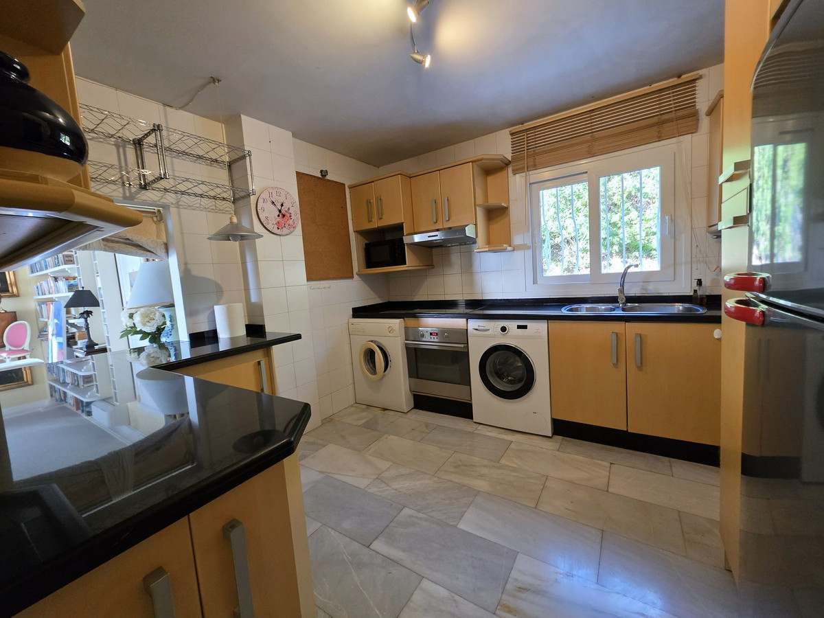 Te koop Middle Floor Apartment Costa Del Sol La Mairena € 399.000,-