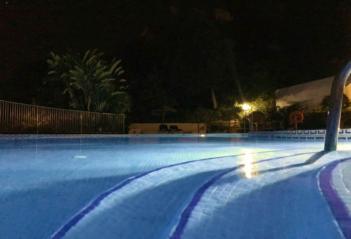 Te koop Middle Floor Apartment Costa Del Sol La Mairena € 399.000,-