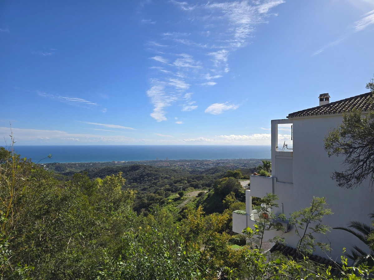 Te koop Middle Floor Apartment Costa Del Sol La Mairena € 399.000,-