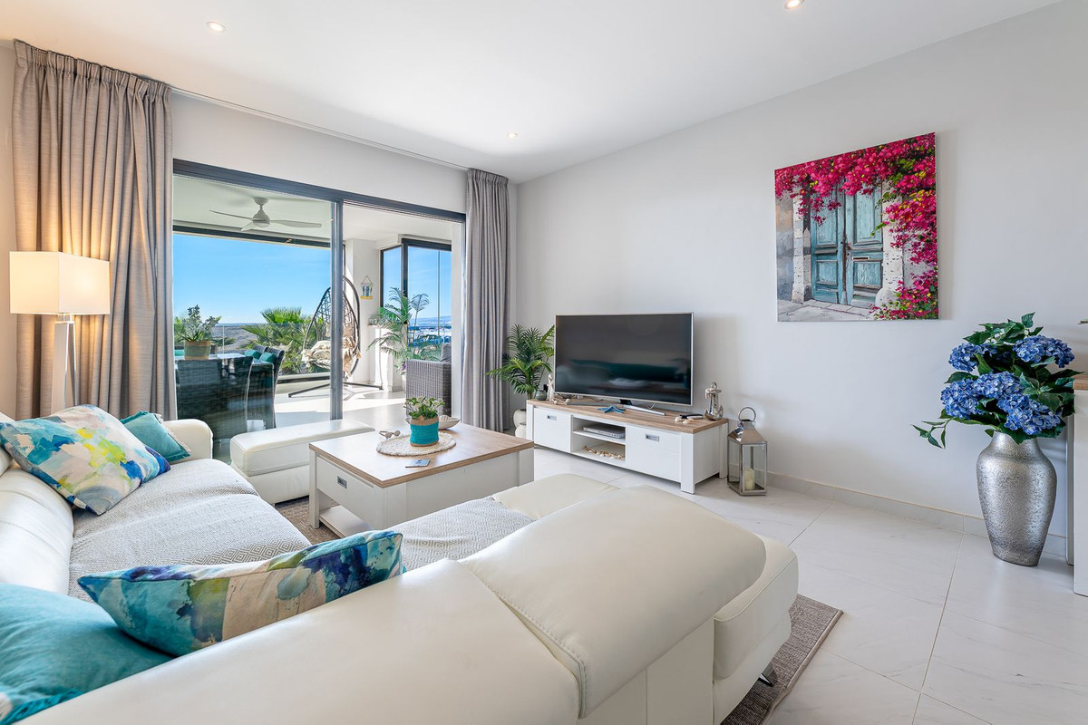 Te koop Middle Floor Apartment Costa Del Sol Estepona € 975.000,-