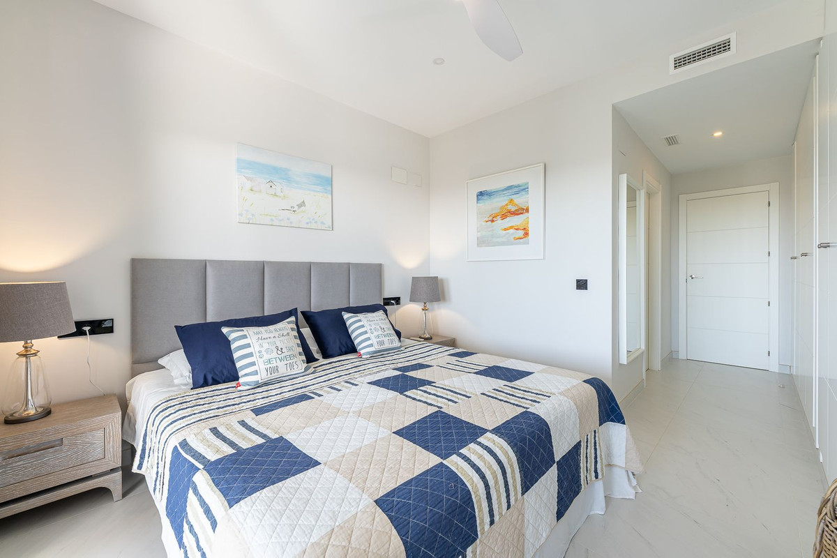 Te koop Middle Floor Apartment Costa Del Sol Estepona € 975.000,-