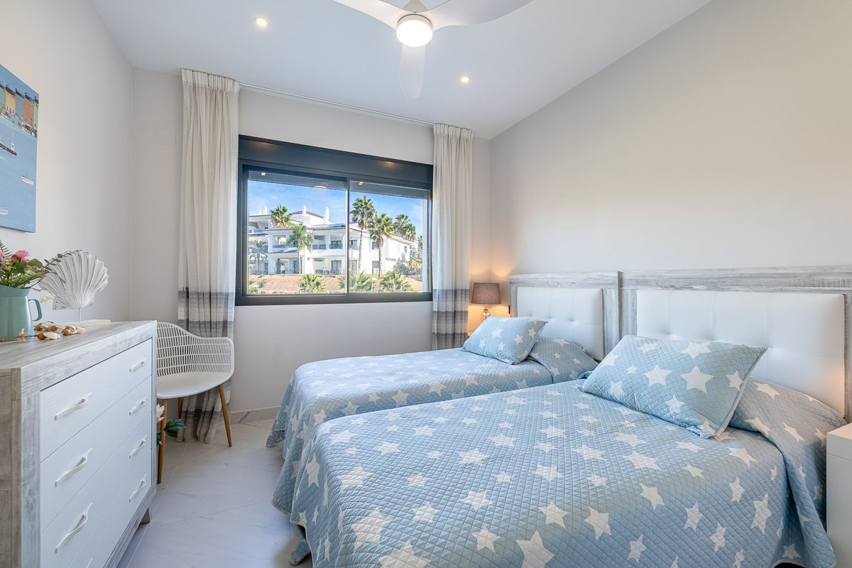 Te koop Middle Floor Apartment Costa Del Sol Estepona € 975.000,-