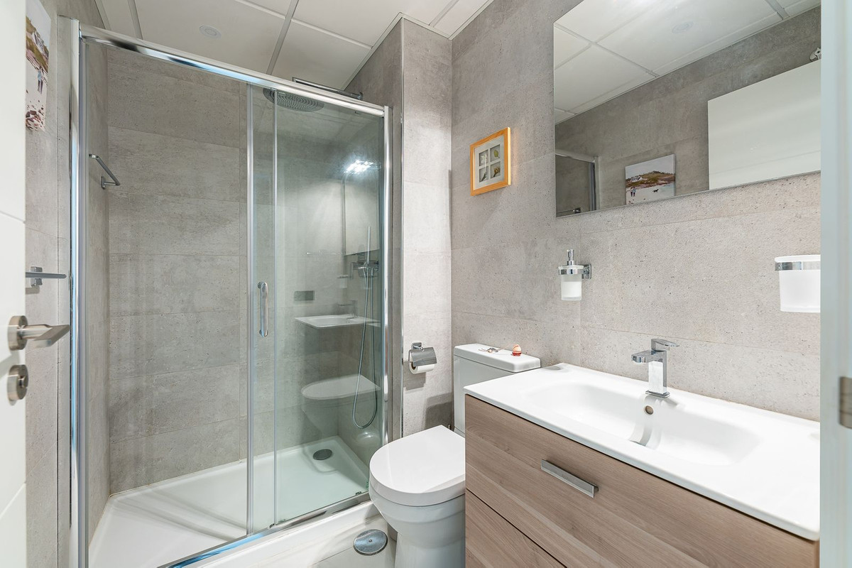 Te koop Middle Floor Apartment Costa Del Sol Estepona € 975.000,-