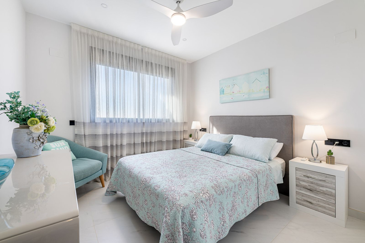 Te koop Middle Floor Apartment Costa Del Sol Estepona € 975.000,-