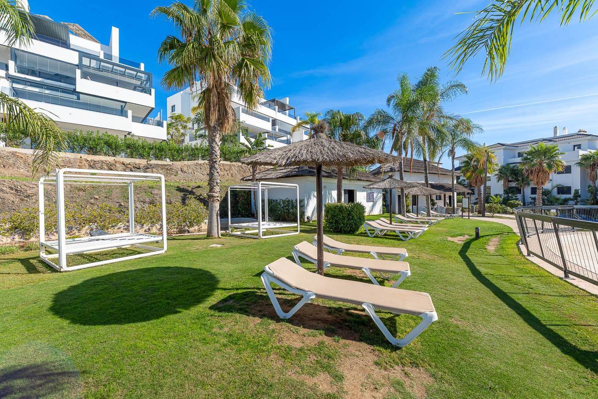 Te koop Middle Floor Apartment Costa Del Sol Estepona € 975.000,-