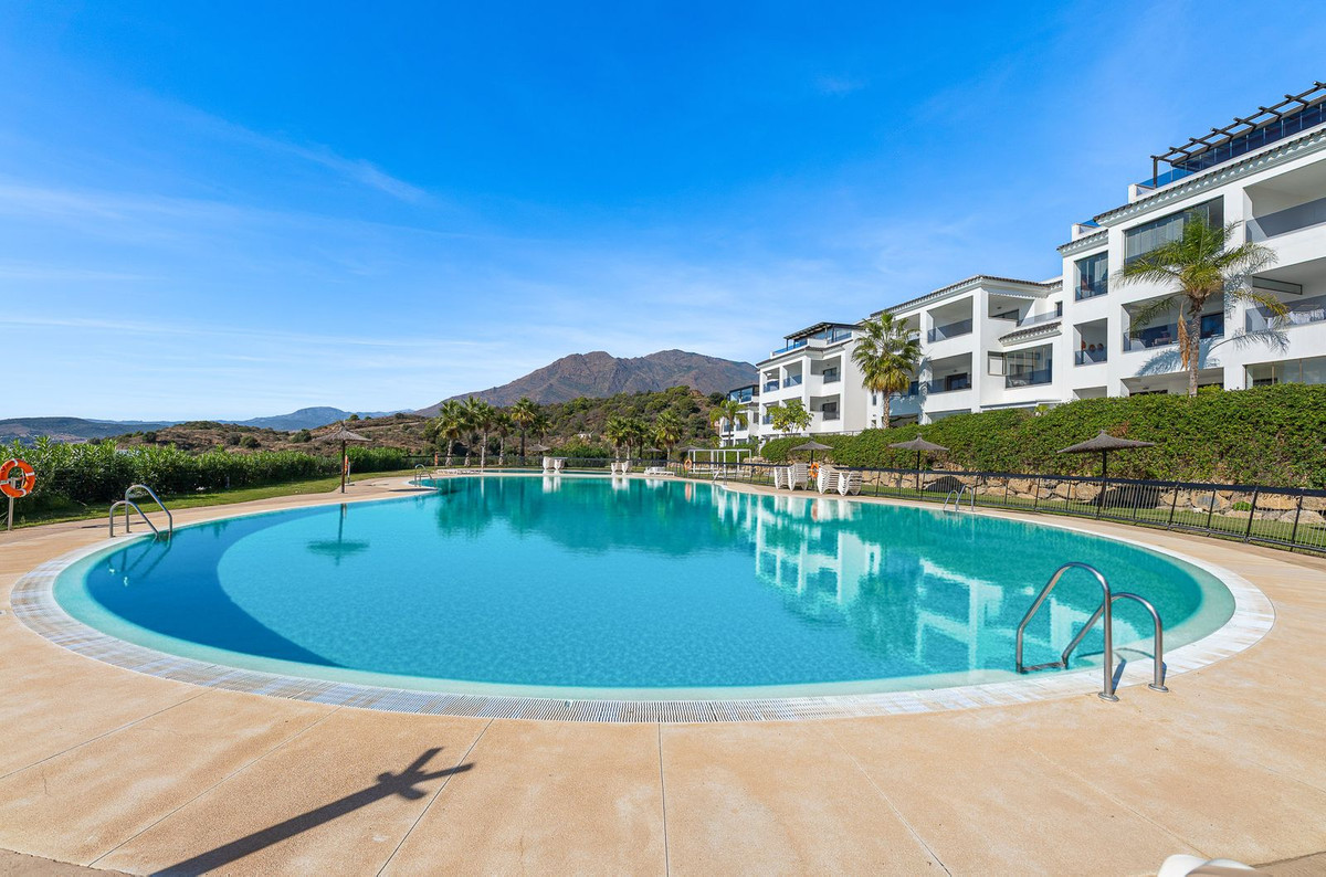 Te koop Middle Floor Apartment Costa Del Sol Estepona € 975.000,-