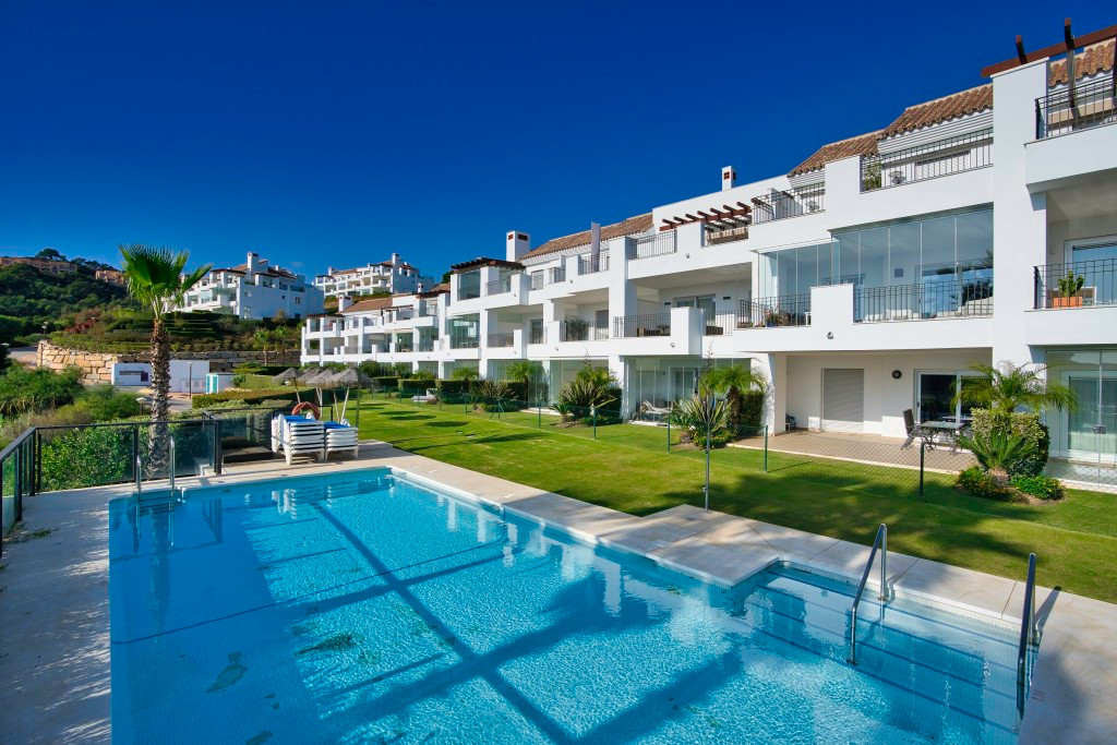 Te koop Middle Floor Apartment Costa Del Sol La Mairena € 420.000,-