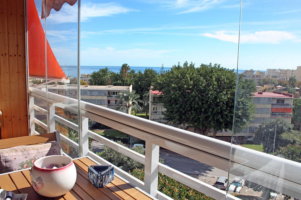 Te koop Middle Floor Apartment Costa Del Sol La Carihuela € 329.900,-