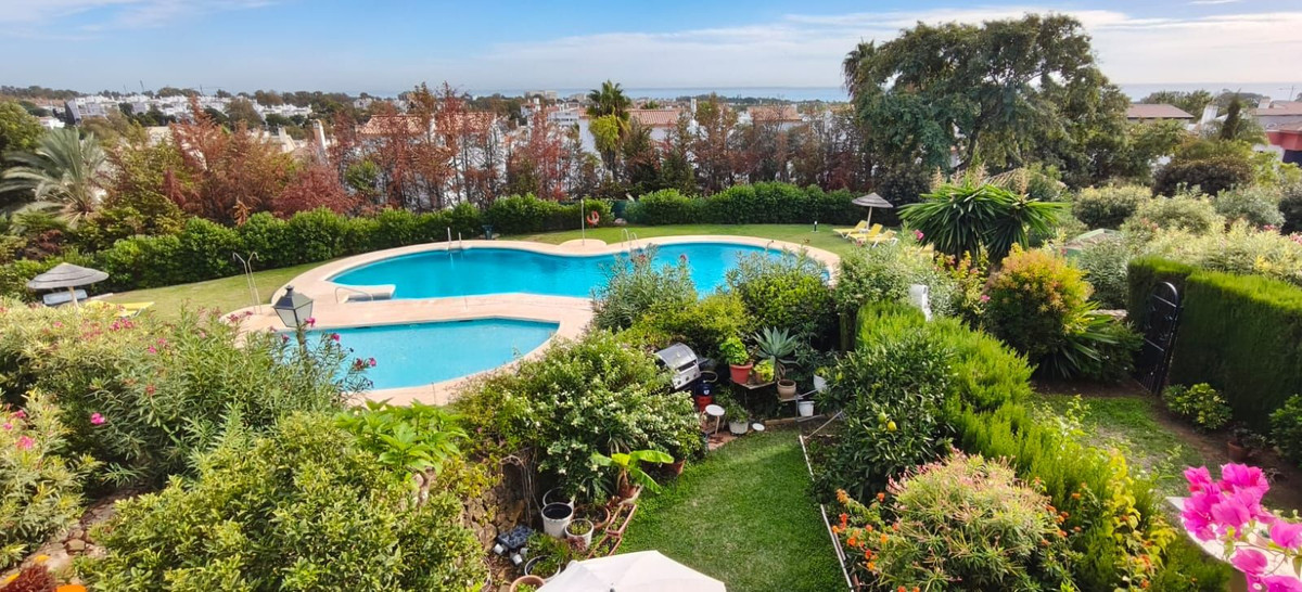 Te koop Herenhuis Costa Del Sol El Paraiso € 500.000,-
