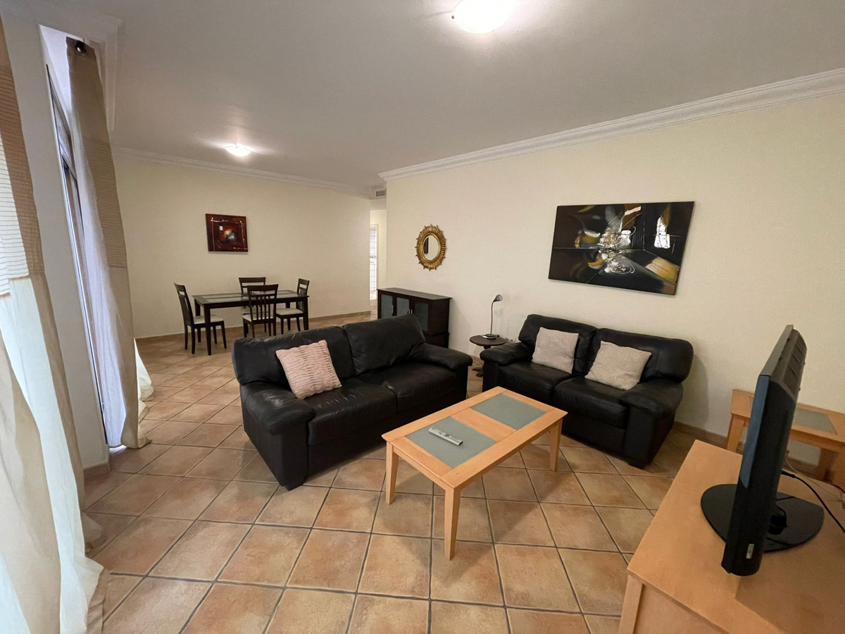 Te koop Middle Floor Apartment Costa Del Sol Estepona € 295.000,-