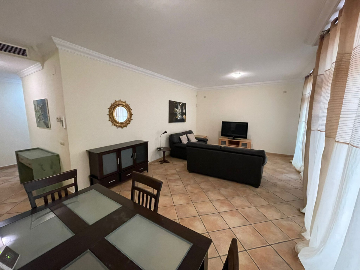 Te koop Middle Floor Apartment Costa Del Sol Estepona € 295.000,-