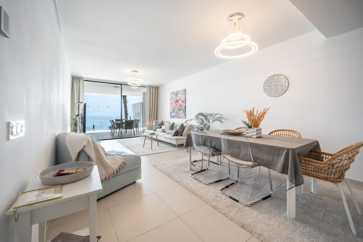 Te koop Middle Floor Apartment Costa Del Sol Benalmadena € 575.000,-