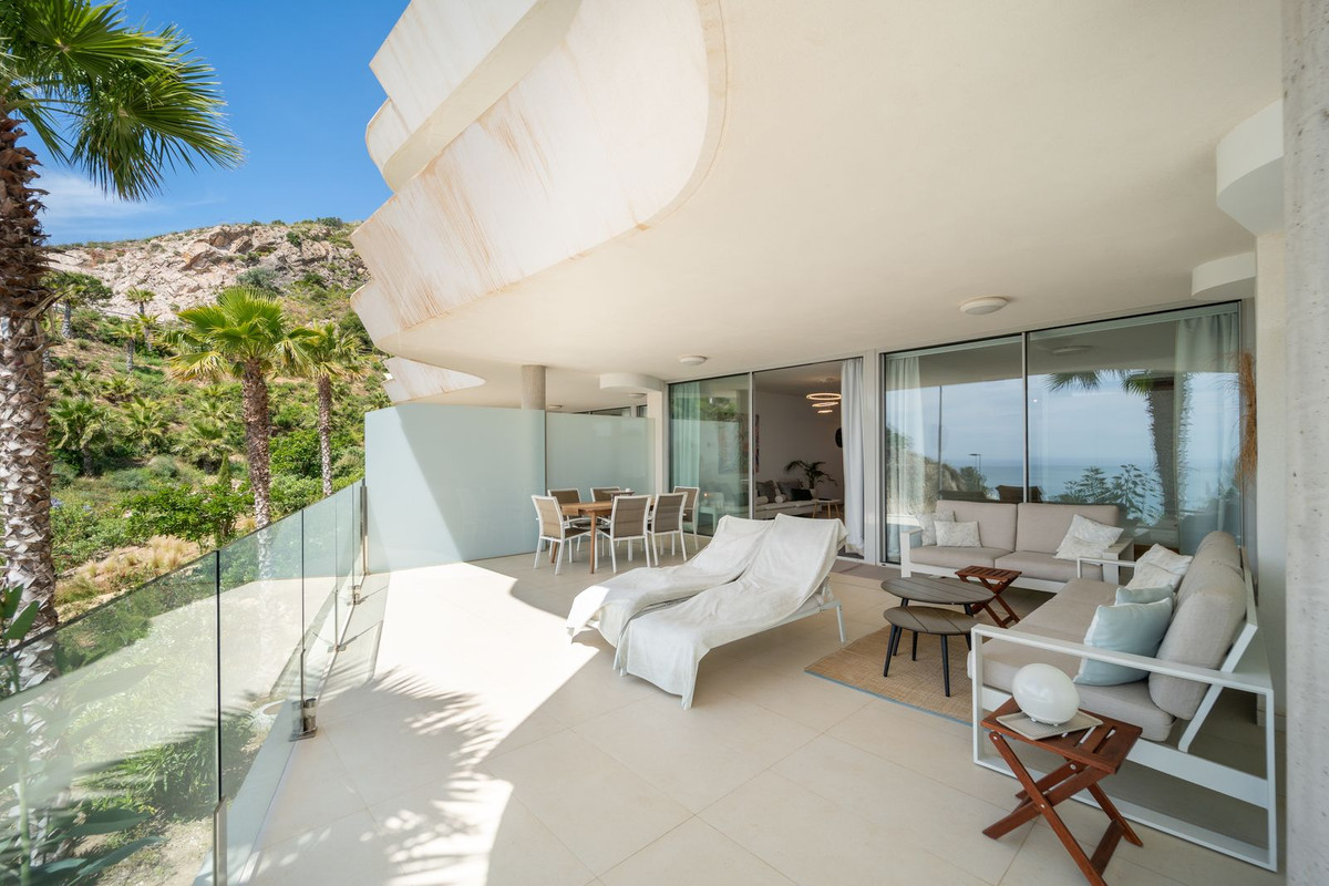 Te koop Middle Floor Apartment Costa Del Sol Benalmadena € 575.000,-