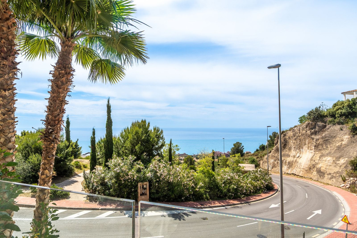 Te koop Middle Floor Apartment Costa Del Sol Benalmadena € 575.000,-