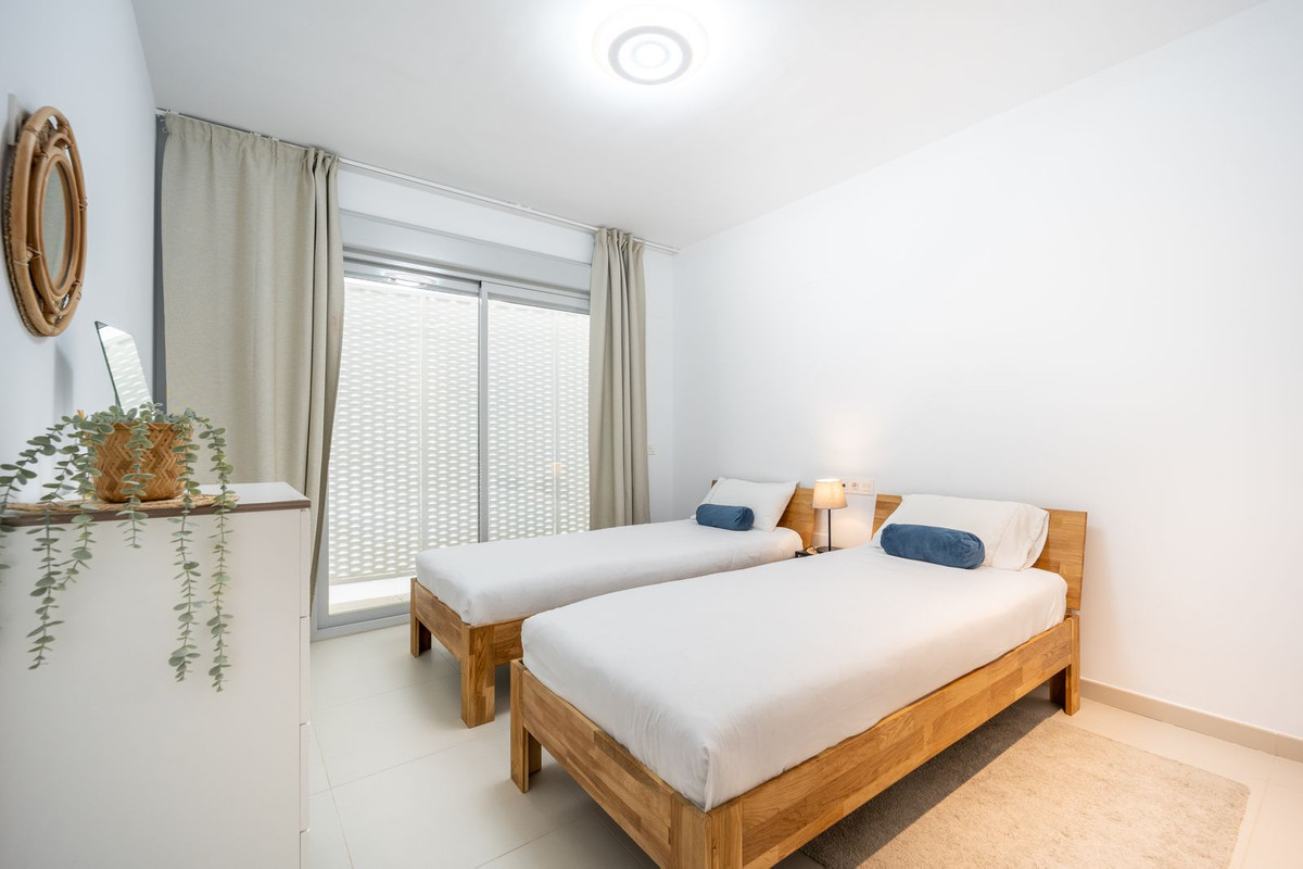 Te koop Middle Floor Apartment Costa Del Sol Benalmadena € 575.000,-