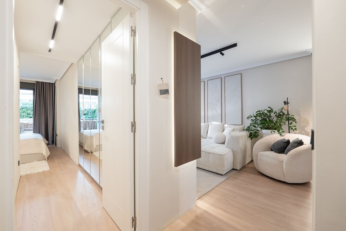 Te koop Gelijkvloers appartement Costa Del Sol Selwo € 650.000,-