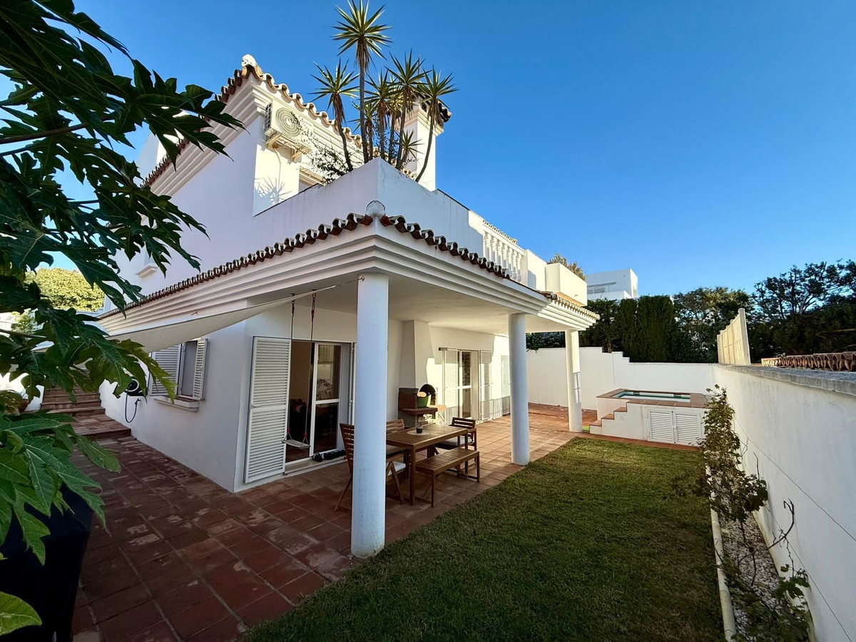 Te koop Vrijstaande Villa Costa Del Sol Torreguadiaro € 730.000,-