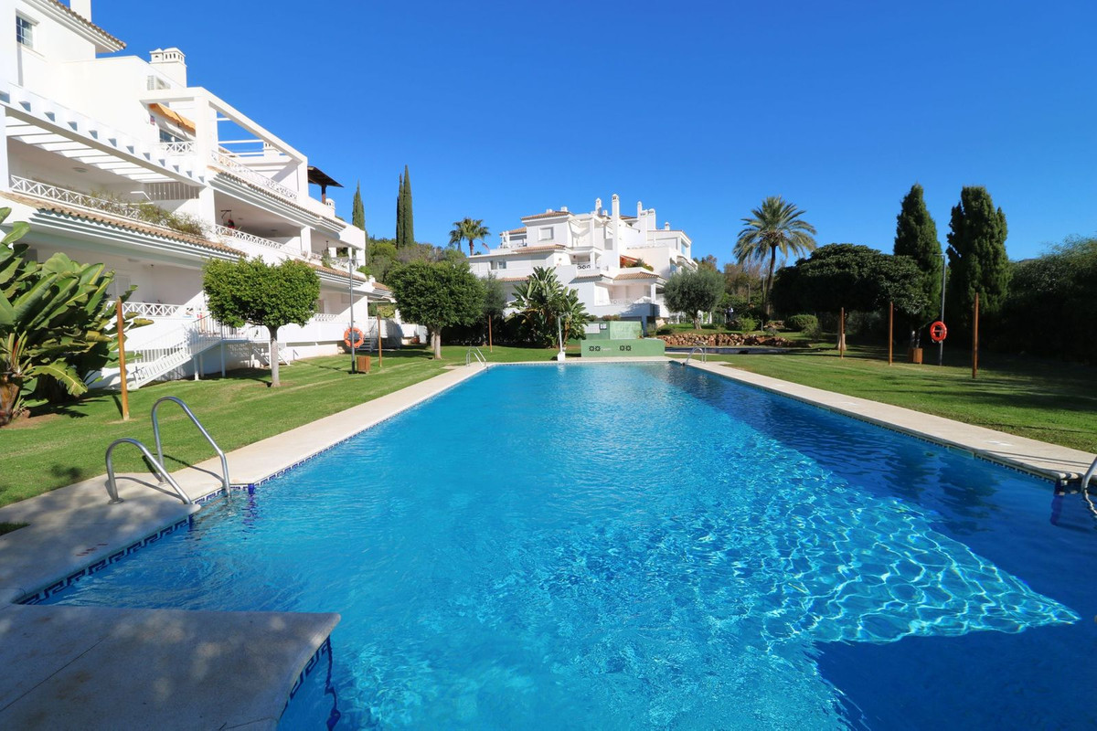 Te koop Middle Floor Apartment Costa Del Sol Río Real € 445.000,-