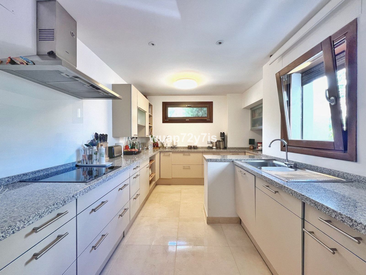 Te koop Herenhuis Costa Del Sol El Paraiso € 825.000,-