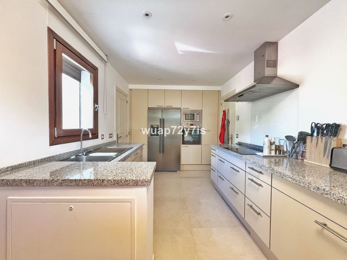 Te koop Herenhuis Costa Del Sol El Paraiso € 825.000,-