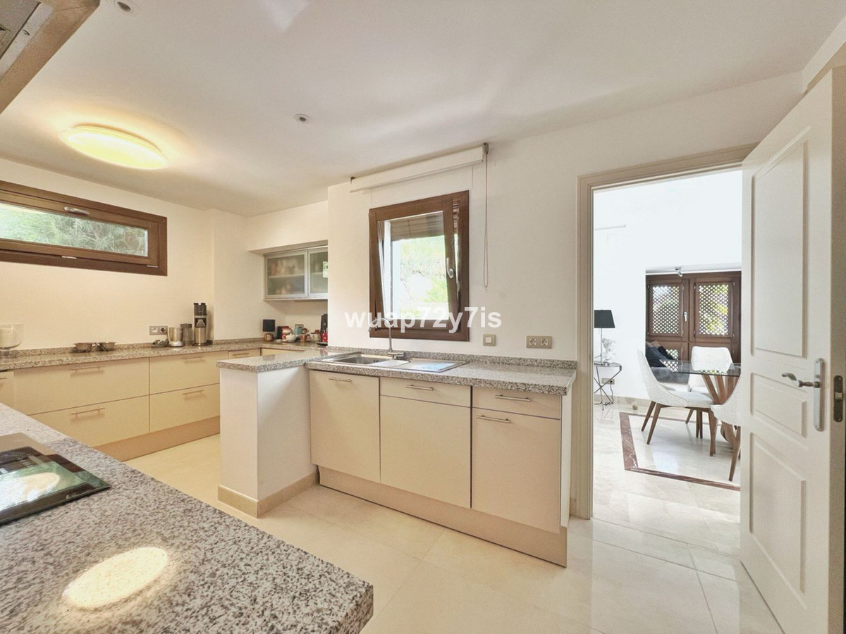 Te koop Herenhuis Costa Del Sol El Paraiso € 825.000,-