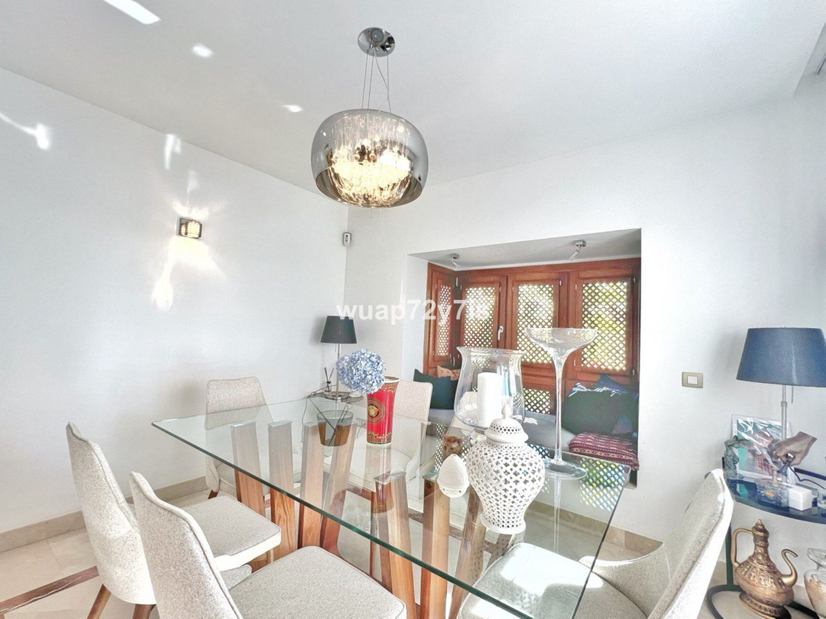 Te koop Herenhuis Costa Del Sol El Paraiso € 825.000,-