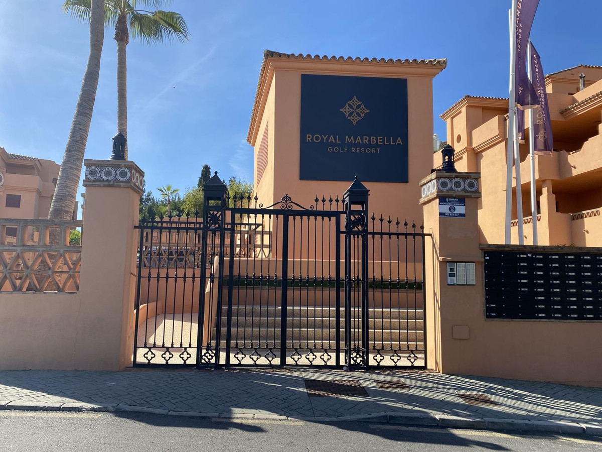 Te koop Middle Floor Apartment Costa Del Sol El Paraiso € 260.000,-