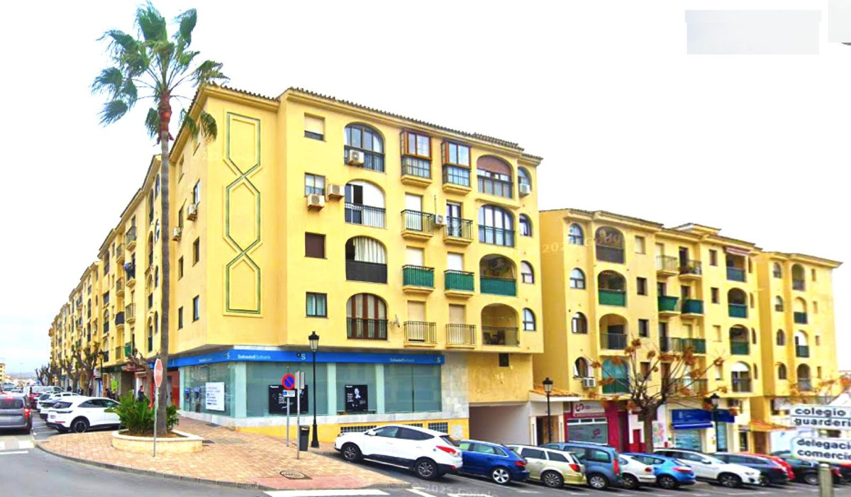 Te koop Middle Floor Apartment Costa Del Sol San Luis De Sabinillas € 310.000,-
