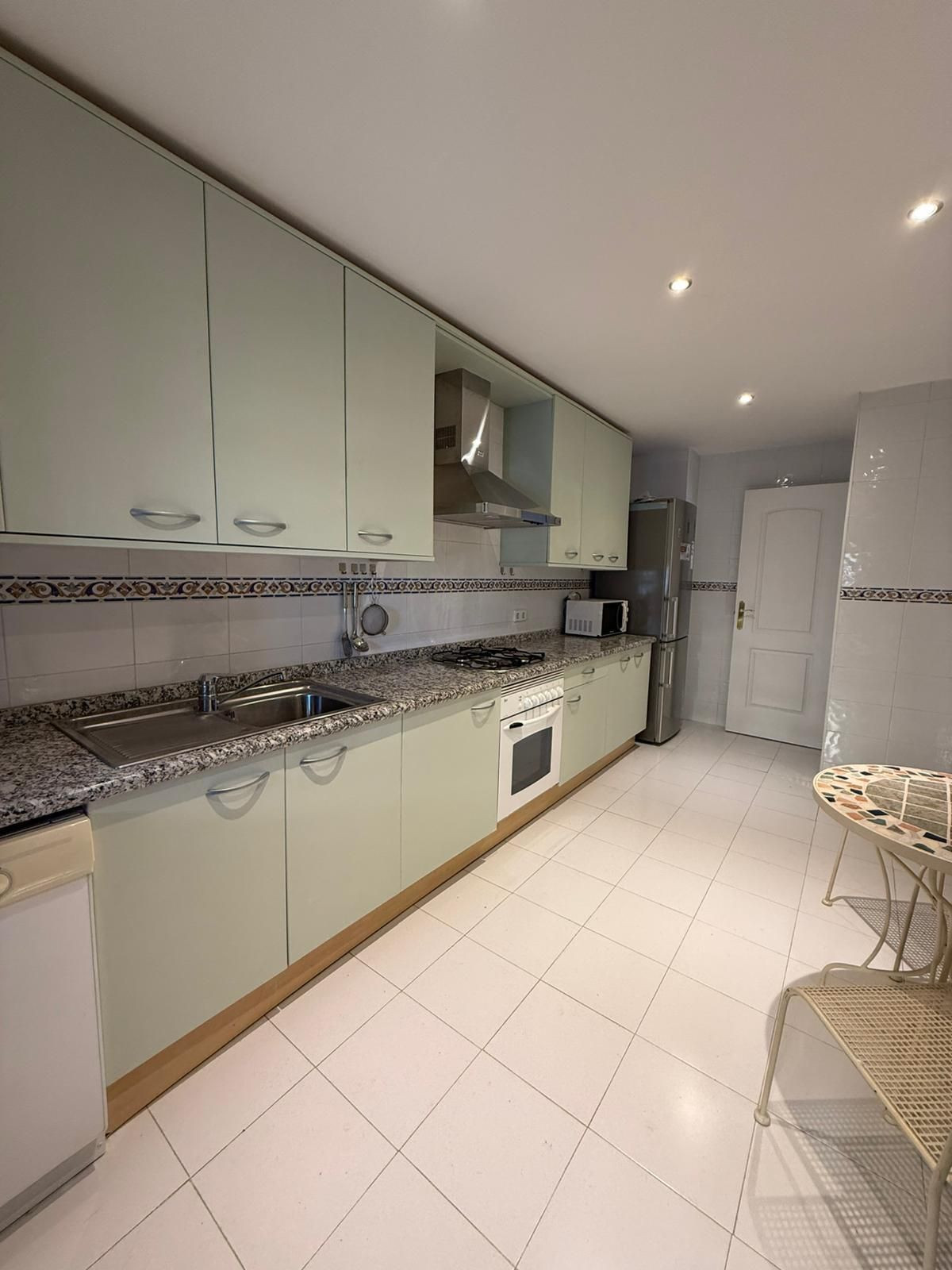 Te koop Middle Floor Apartment Costa Del Sol Cortijo Blanco € 570.000,-