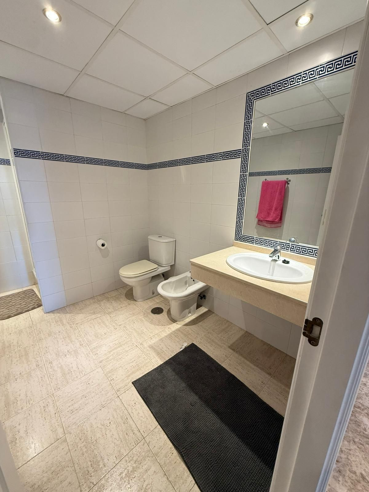 Te koop Middle Floor Apartment Costa Del Sol Cortijo Blanco € 570.000,-