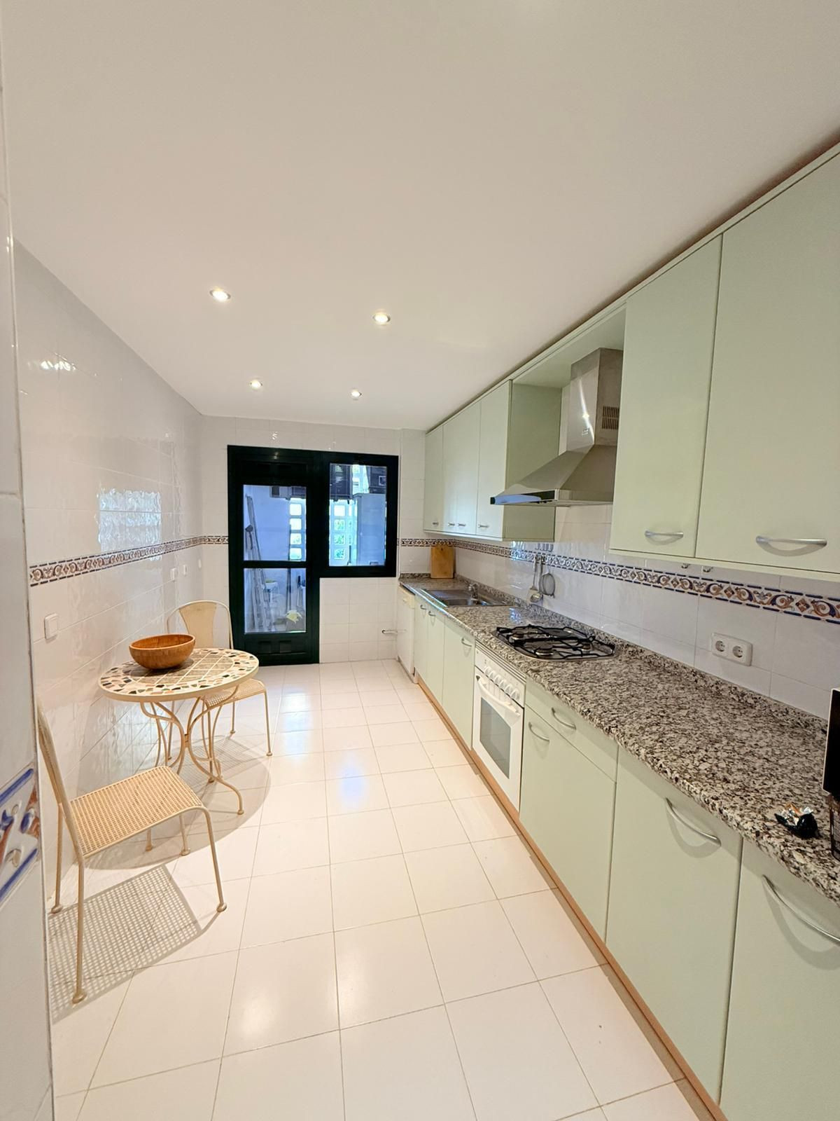 Te koop Middle Floor Apartment Costa Del Sol Cortijo Blanco € 570.000,-