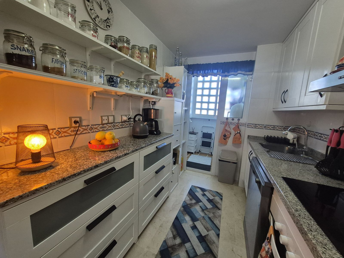 Te koop Middle Floor Apartment Costa Del Sol San Luis De Sabinillas € 295.000,-