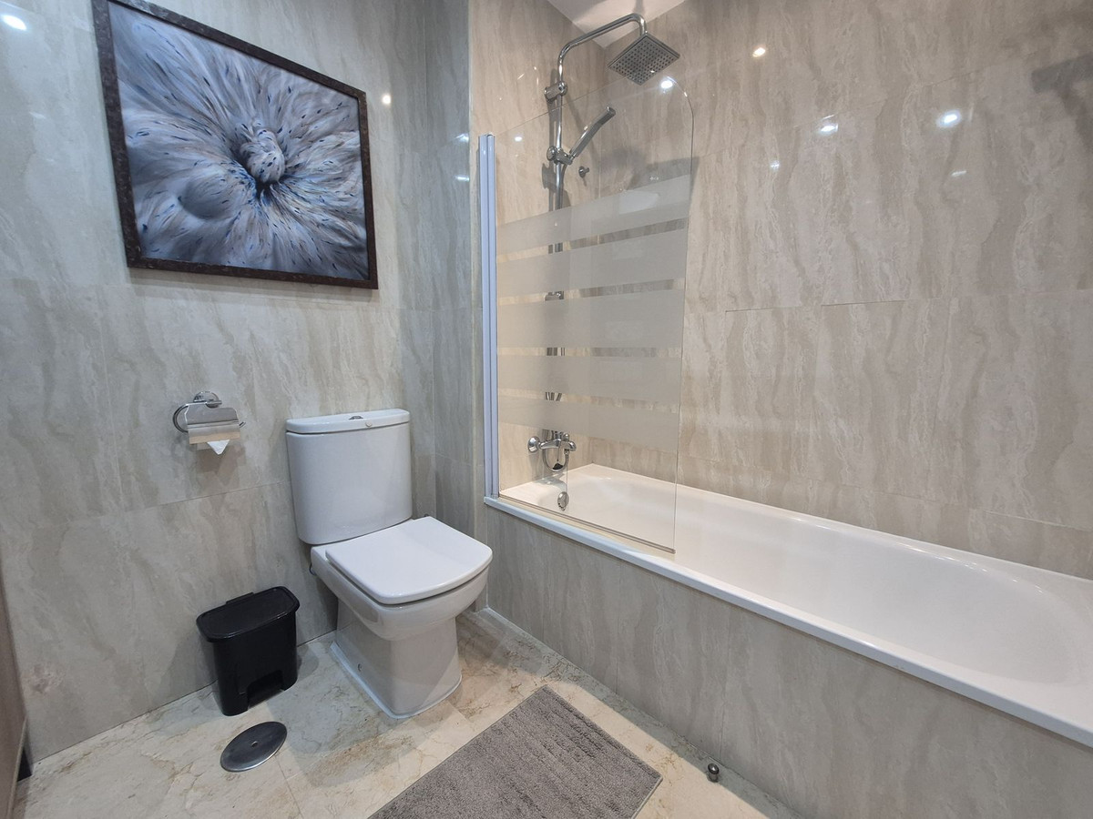 Te koop Middle Floor Apartment Costa Del Sol San Luis De Sabinillas € 295.000,-