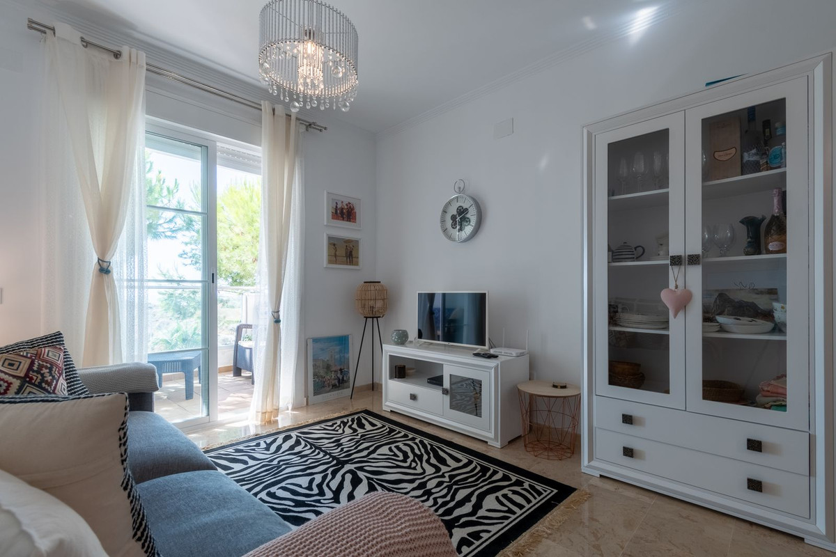 Te koop Middle Floor Apartment Costa Del Sol La Duquesa € 230.000,-