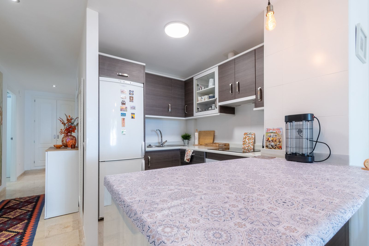 Te koop Middle Floor Apartment Costa Del Sol La Duquesa € 230.000,-