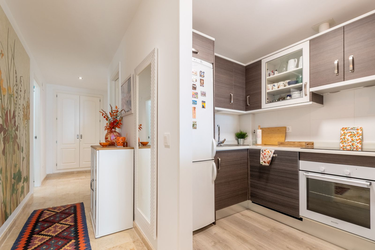 Te koop Middle Floor Apartment Costa Del Sol La Duquesa € 230.000,-