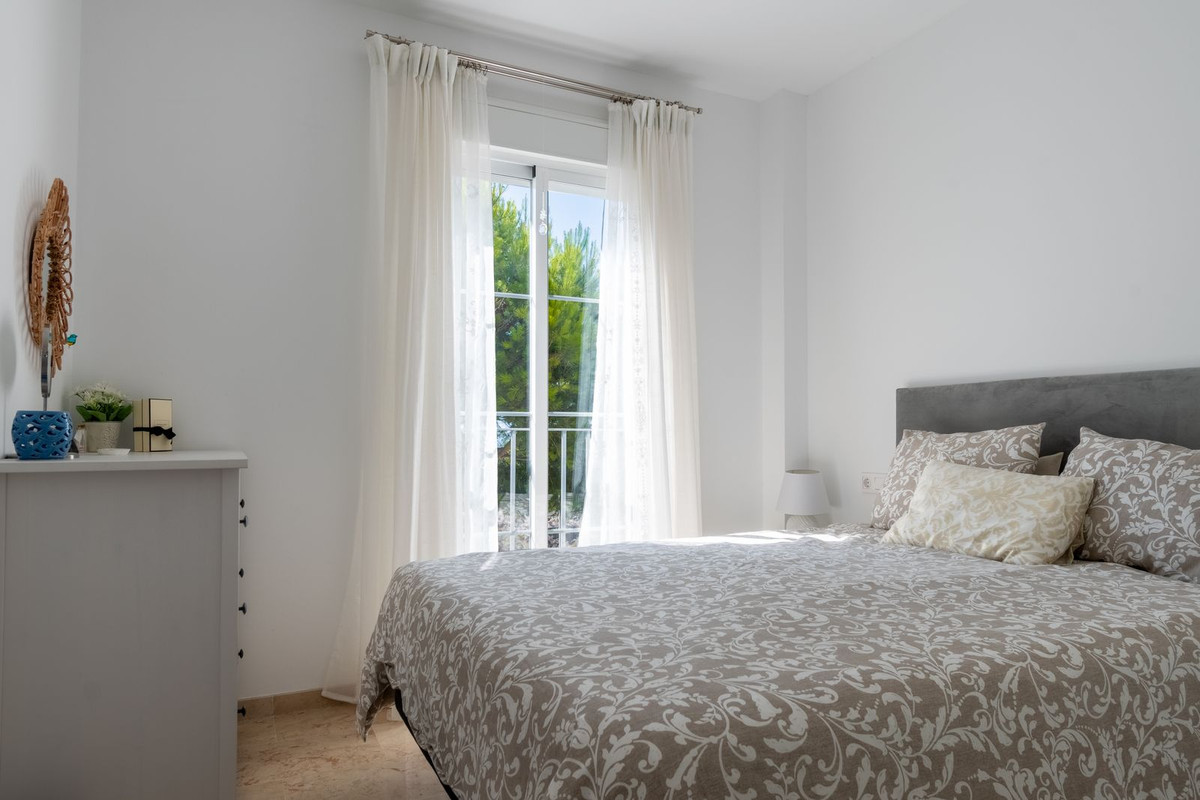 Te koop Middle Floor Apartment Costa Del Sol La Duquesa € 230.000,-