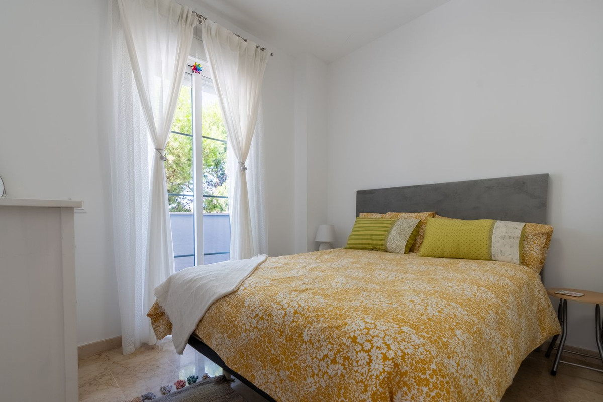 Te koop Middle Floor Apartment Costa Del Sol La Duquesa € 230.000,-