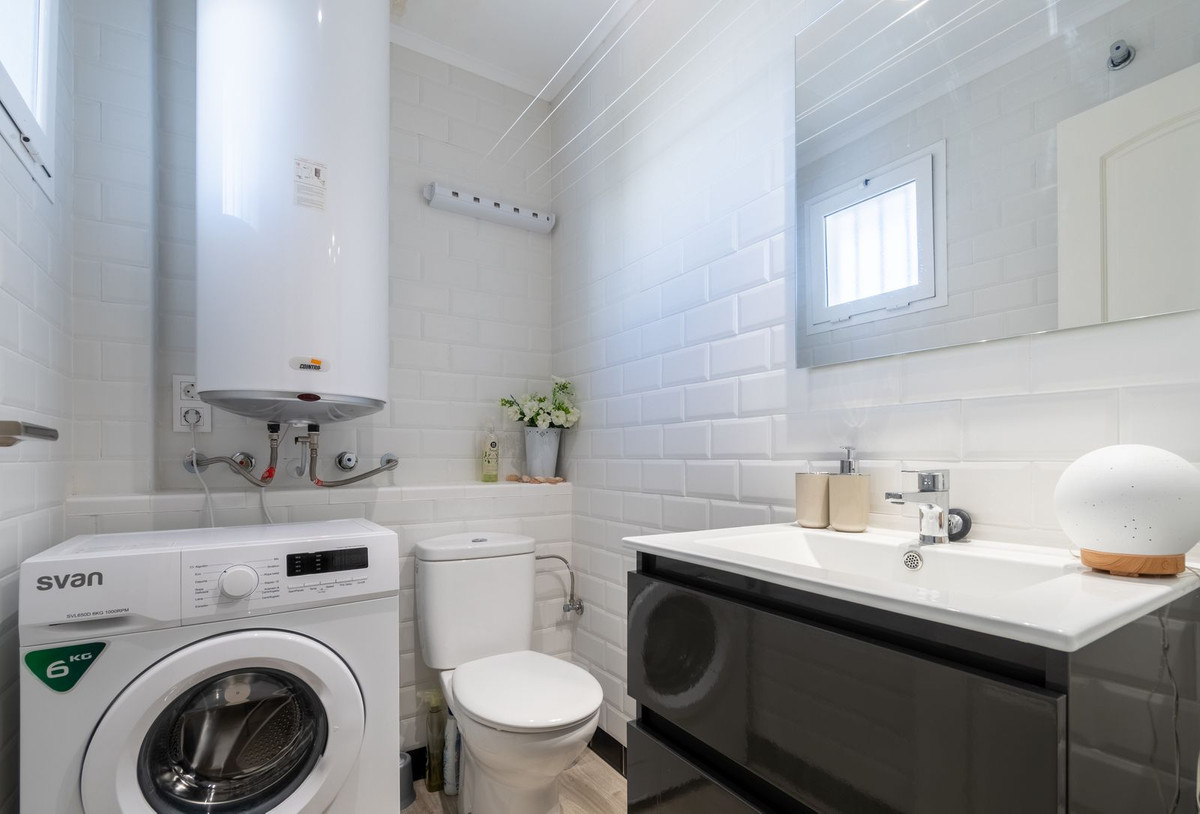 Te koop Middle Floor Apartment Costa Del Sol La Duquesa € 230.000,-