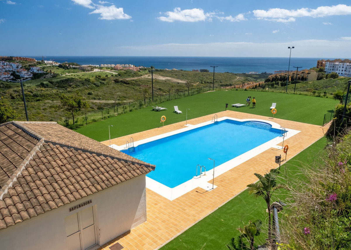Te koop Middle Floor Apartment Costa Del Sol La Duquesa € 230.000,-