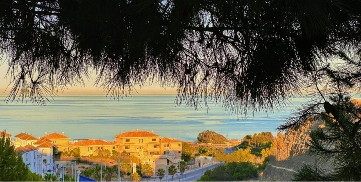 Te koop Middle Floor Apartment Costa Del Sol La Duquesa € 230.000,-