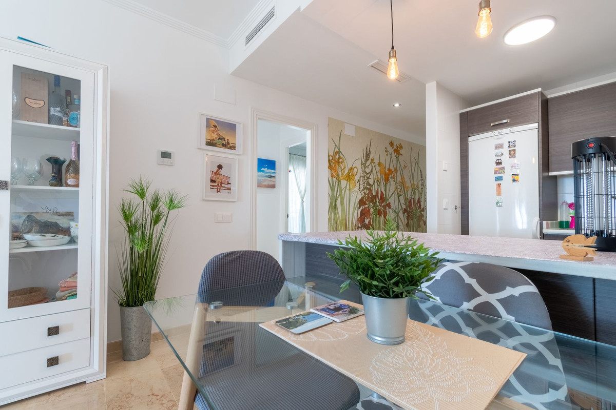 Te koop Middle Floor Apartment Costa Del Sol La Duquesa € 230.000,-