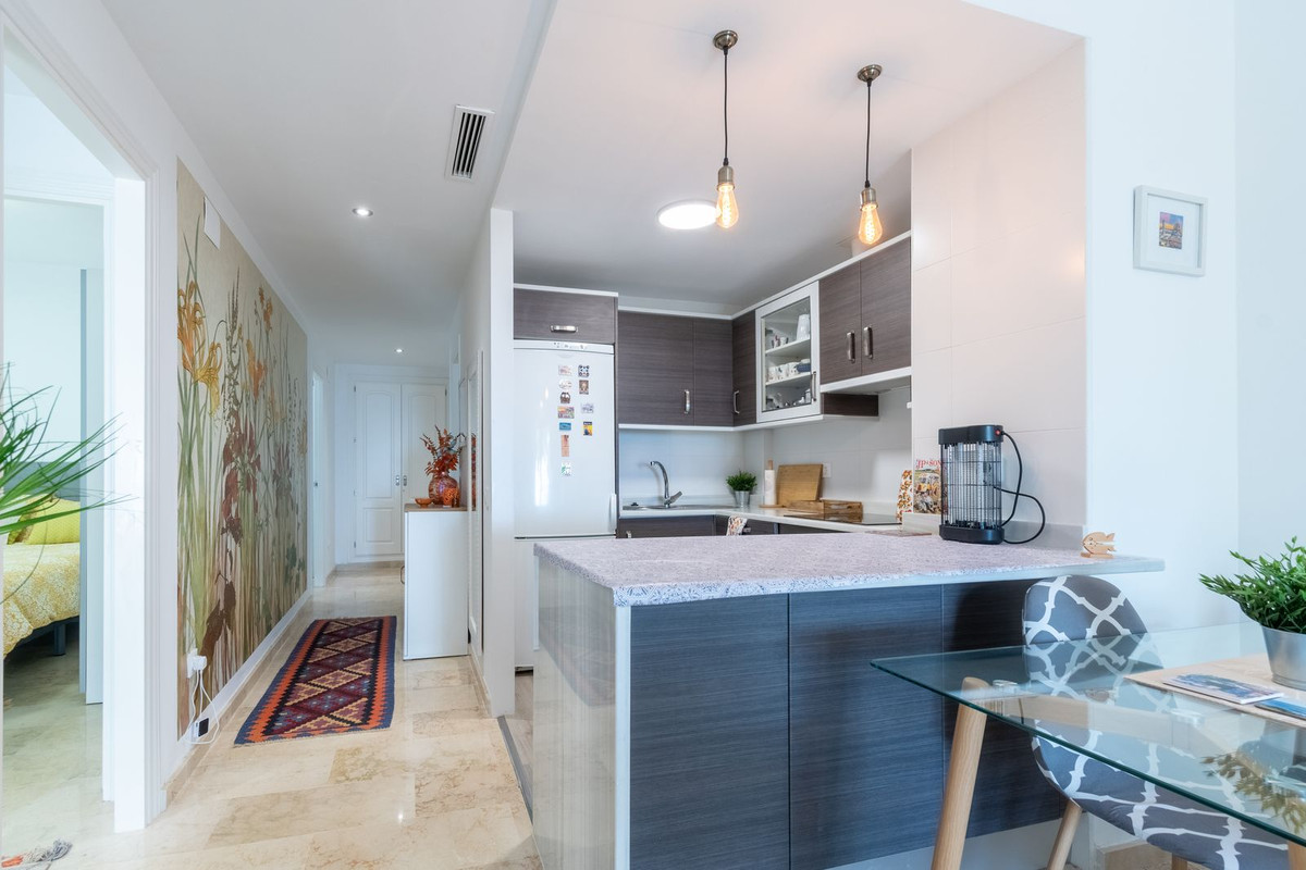 Te koop Middle Floor Apartment Costa Del Sol La Duquesa € 230.000,-